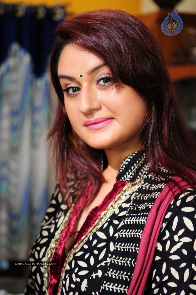 Taravata Katha Stills n Posters - 42 / 118 photos