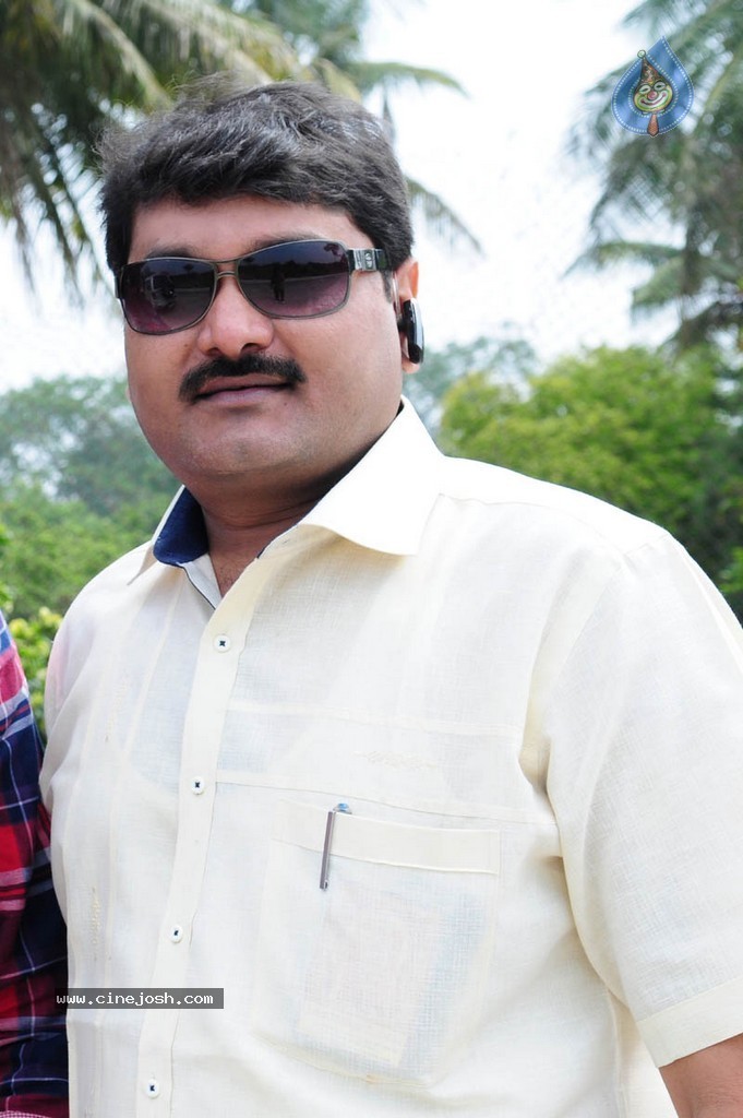 Taravata Katha Stills n Posters - 45 / 118 photos