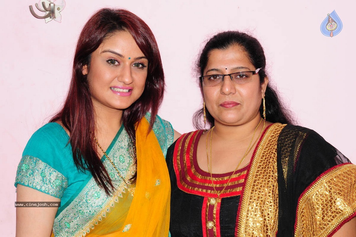 Taravata Katha Stills n Posters - 46 / 118 photos