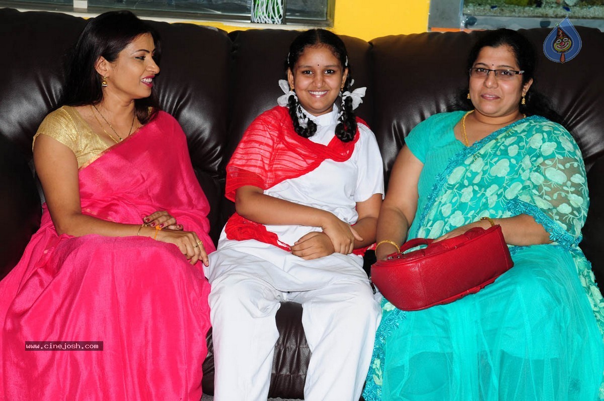 Taravata Katha Stills n Posters - 66 / 118 photos