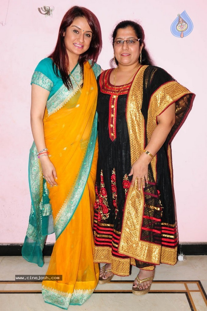 Taravata Katha Stills n Posters - 82 / 118 photos