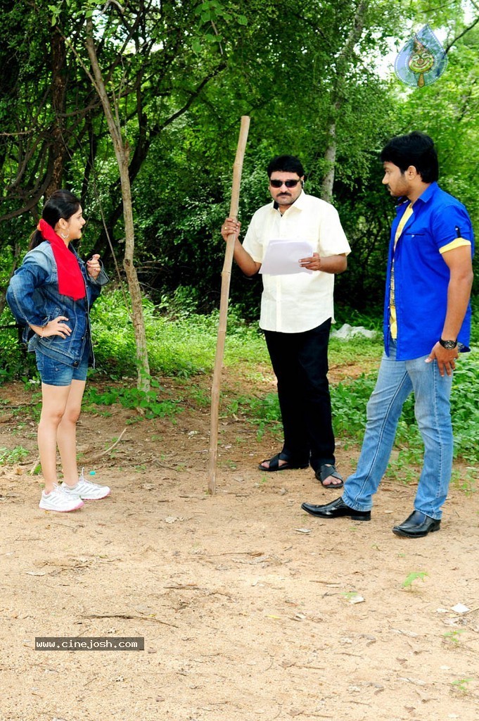 Taravata Katha Stills n Posters - 107 / 118 photos