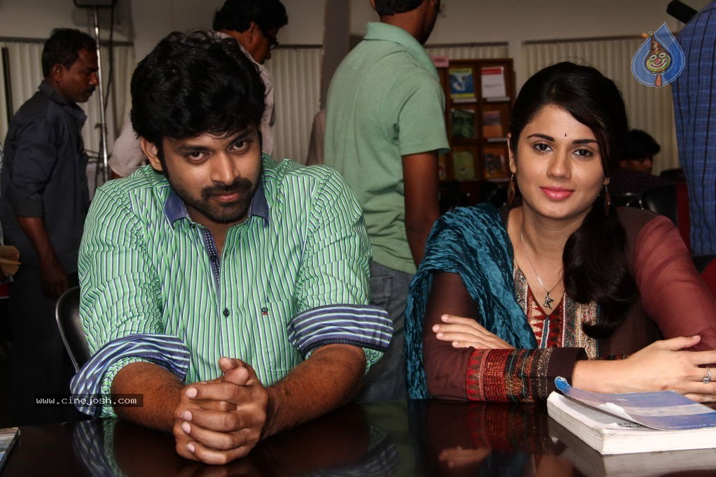 Teeyani Kalavo Teerapu Alavo Movie Stills - 8 / 9 photos