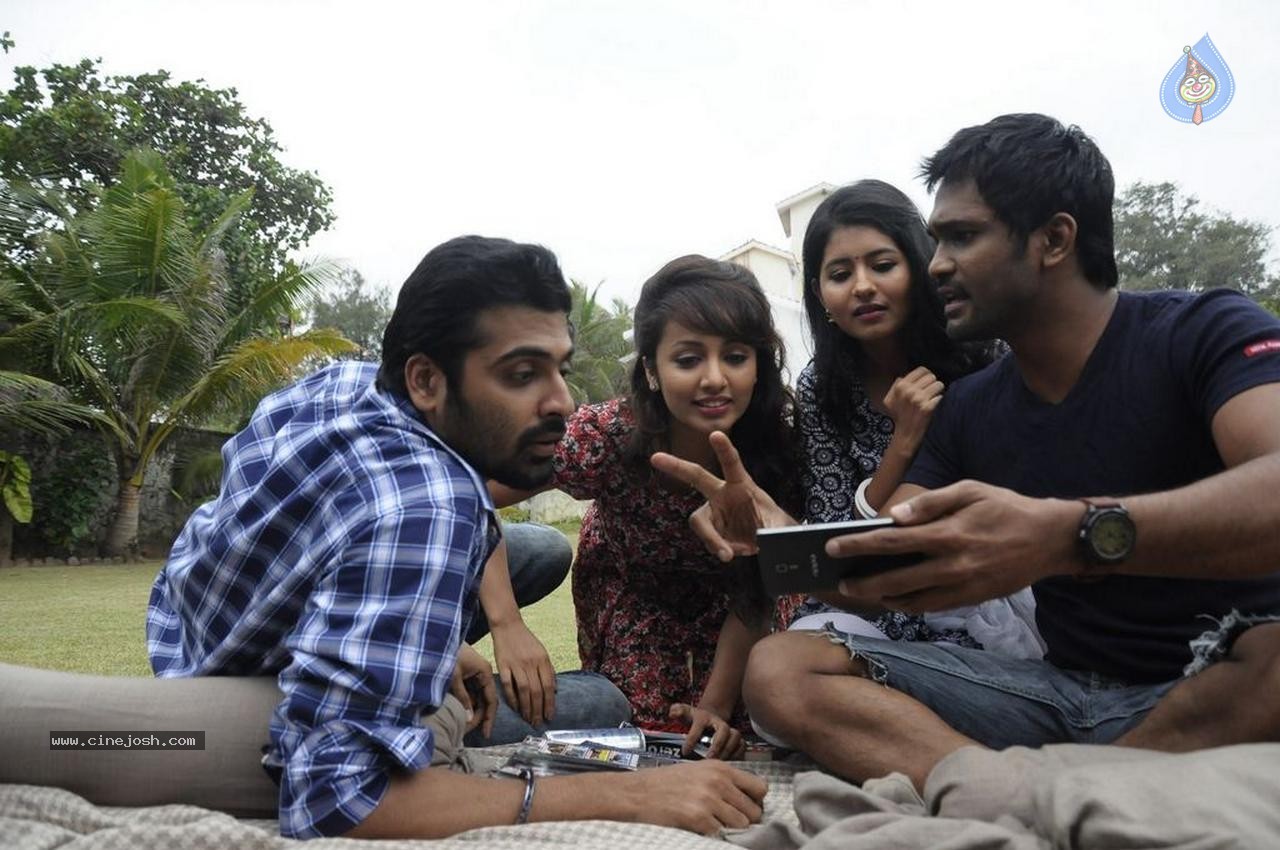 Tejaswi Stills in Natppathigaram 79 Tamil Movie  - 5 / 43 photos
