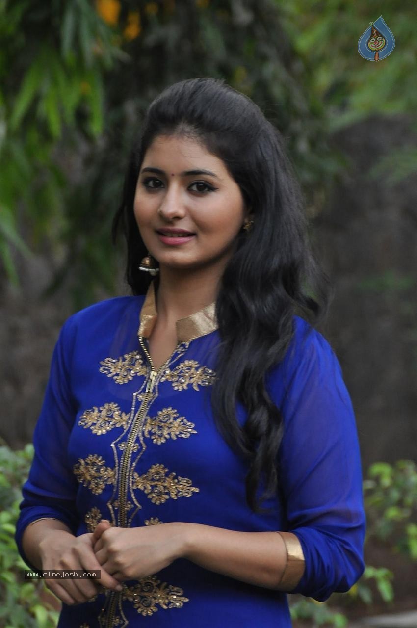 Tejaswi Stills in Natppathigaram 79 Tamil Movie  - 21 / 43 photos