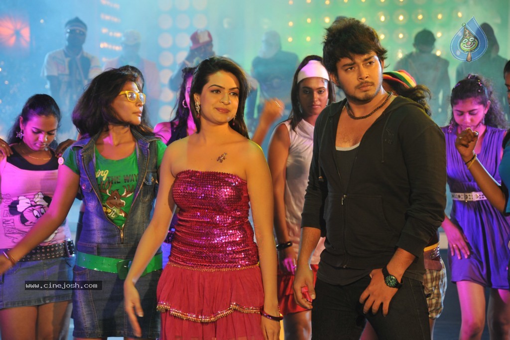 Telugabbai Movie Hot Gallery - 43 / 108 photos