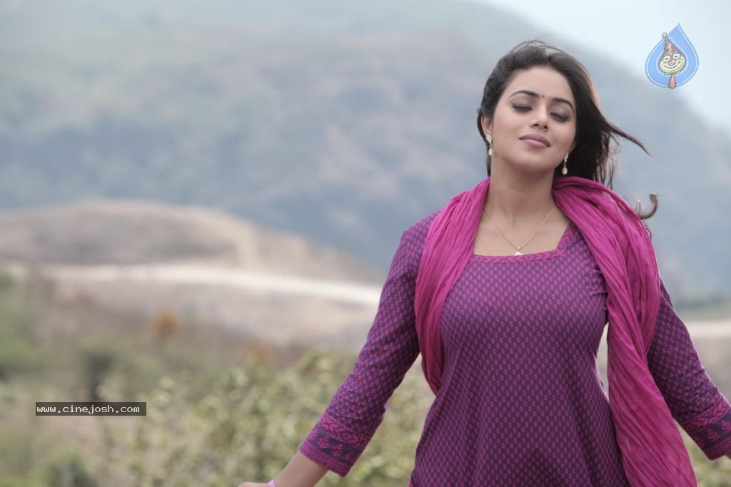 Telugulo Naaku Nachani Padam Prema Photos - 53 / 312 photos