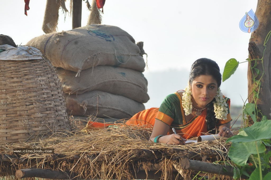 Telugulo Naaku Nachani Padam Prema Photos - 69 / 312 photos