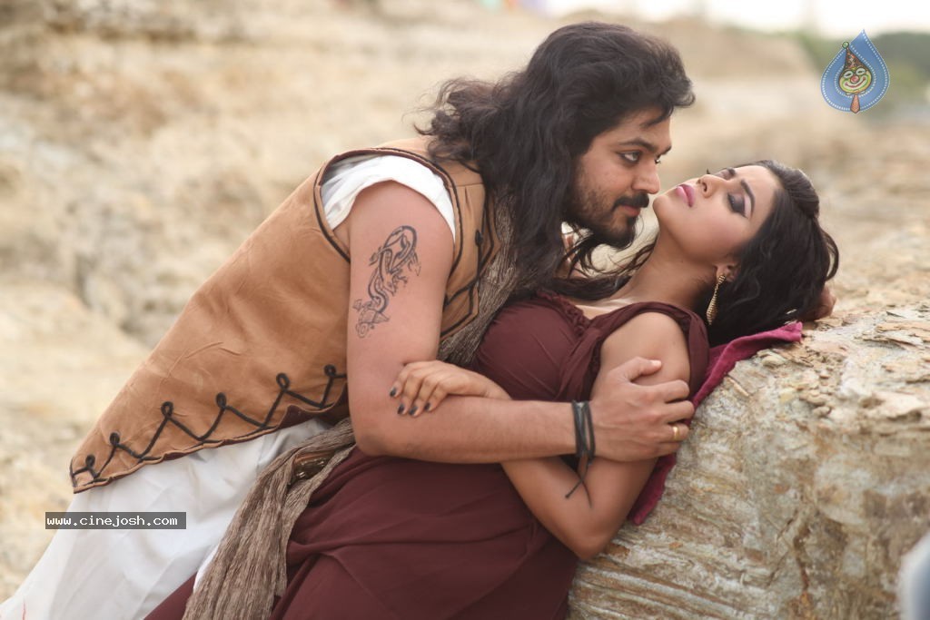 Telugulo Naaku Nachani Padam Prema Photos - 73 / 312 photos