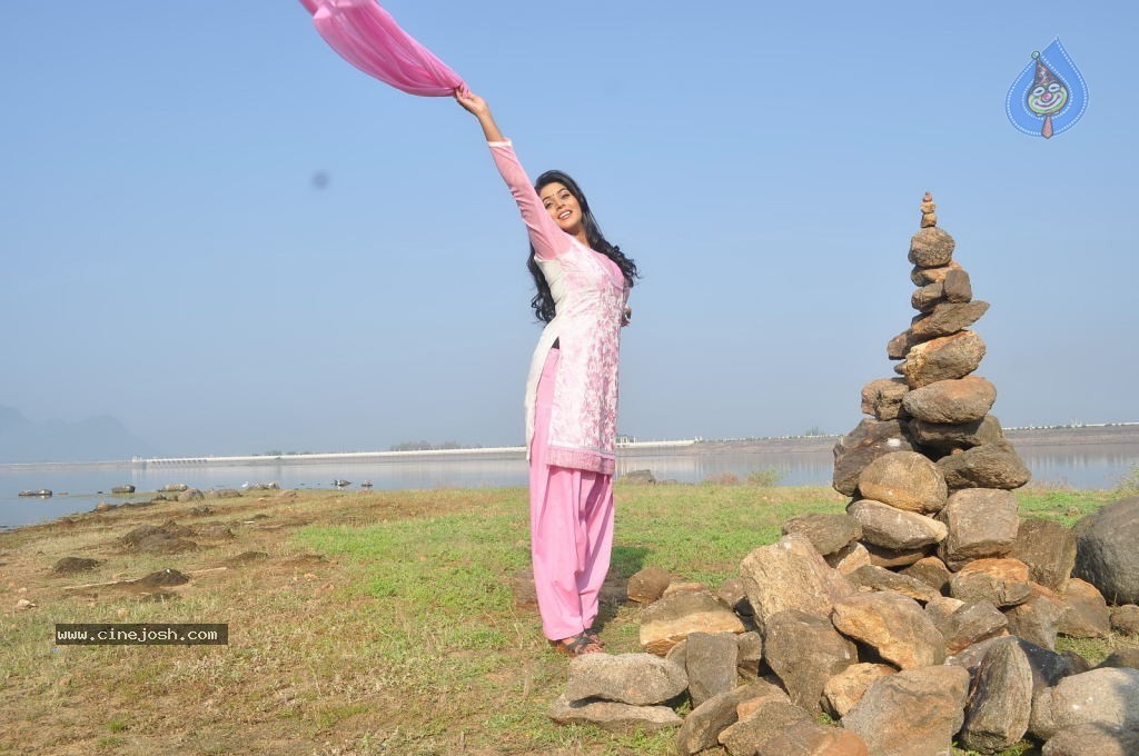 Telugulo Naaku Nachani Padam Prema Photos - 80 / 312 photos