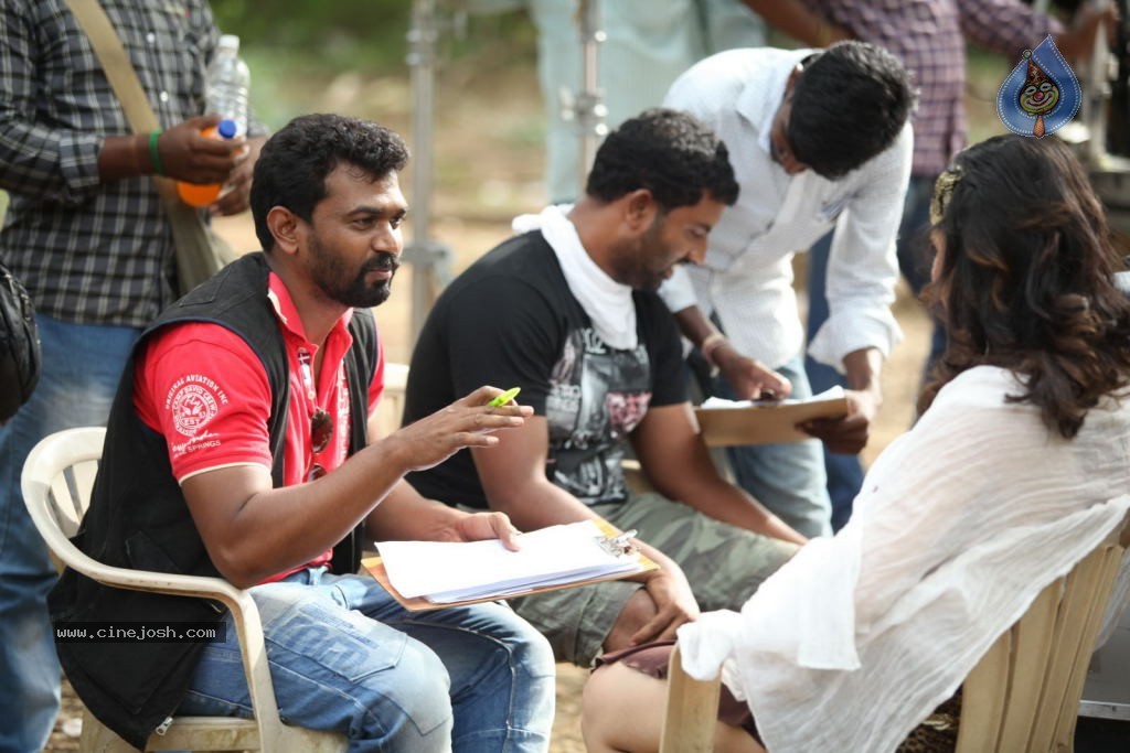 Telugulo Naaku Nachani Padam Prema Photos - 113 / 312 photos