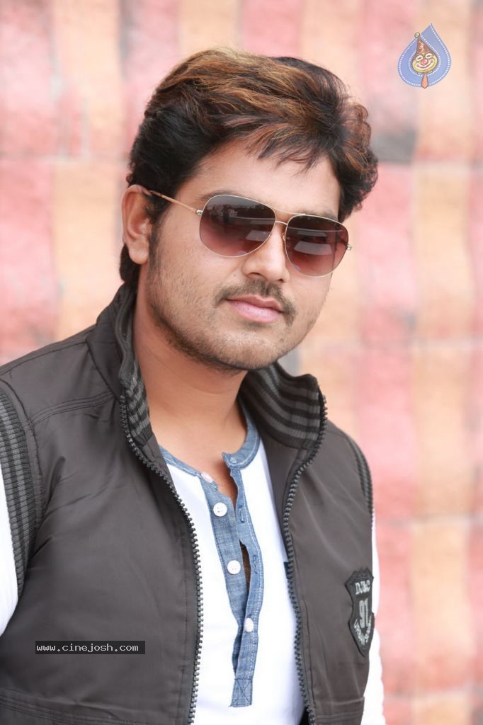 Telugulo Naaku Nachani Padam Prema Photos - 249 / 312 photos