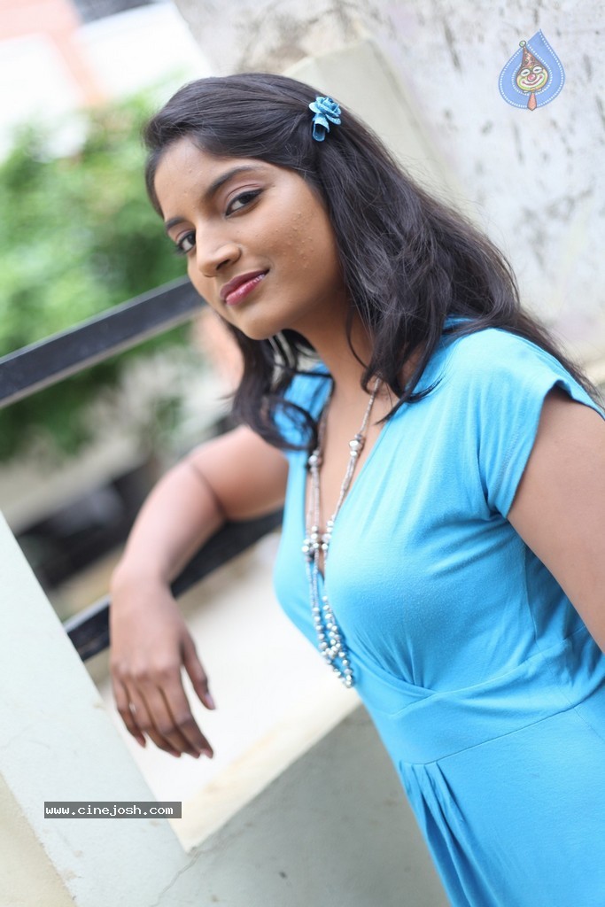 Tenth Lo Luck Inter Lo Kick B Tech Lo Movie Gallery - 44 / 61 photos