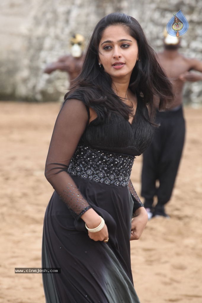 Thaandavam Movie New Stills - 9 / 21 photos