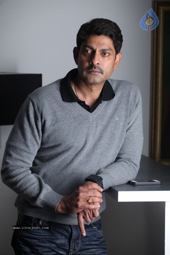Thaandavam Movie New Stills - 17 / 21 photos