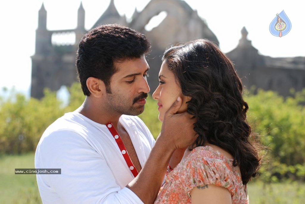 Thadaiyara Thaakka Tamil Movie Stills - 47 / 63 photos