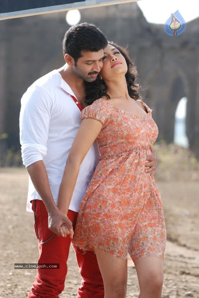 Thadaiyara Thaakka Tamil Movie Stills - 62 / 63 photos