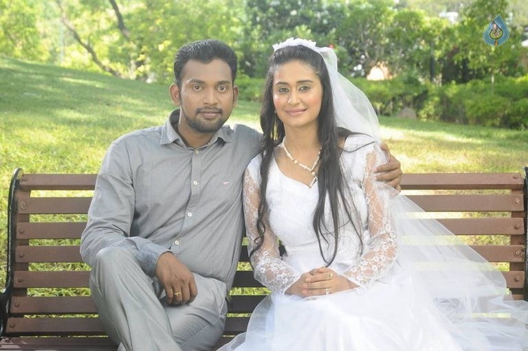 Thakituthaththom Tamil Film Photos - 27 / 29 photos