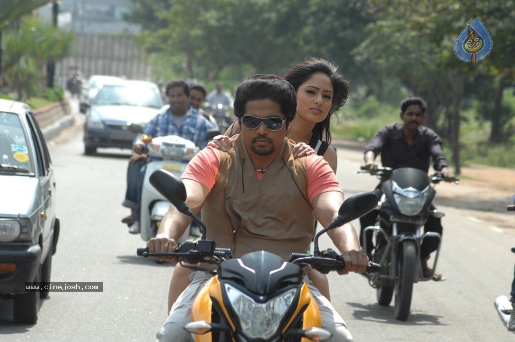 Thalaivan Tamil Movie Stills - 9 / 52 photos