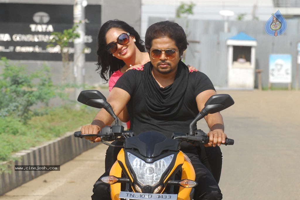 Thalaivan Tamil Movie Stills - 12 / 52 photos