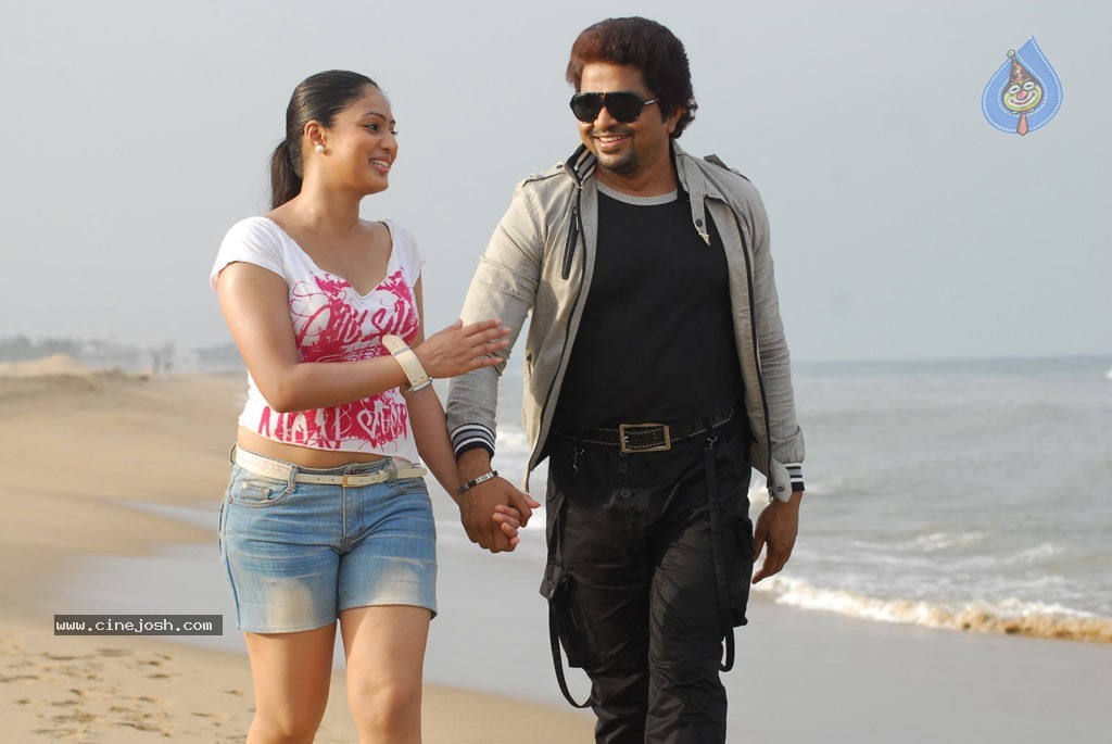 Thalaivan Tamil Movie Stills - 16 / 52 photos