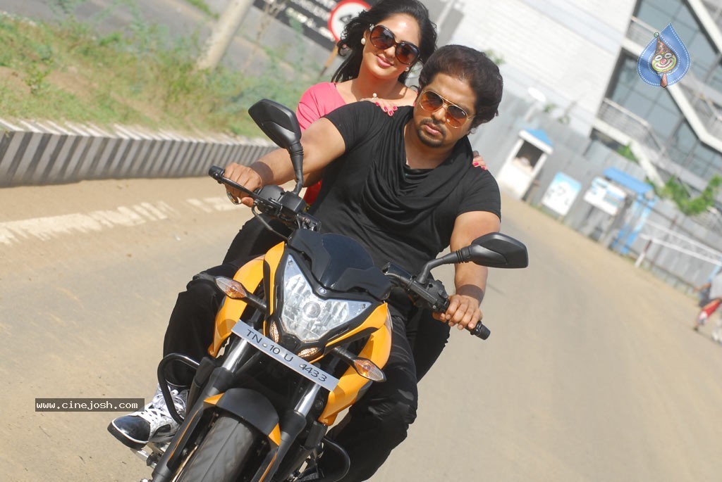 Thalaivan Tamil Movie Stills - 22 / 52 photos