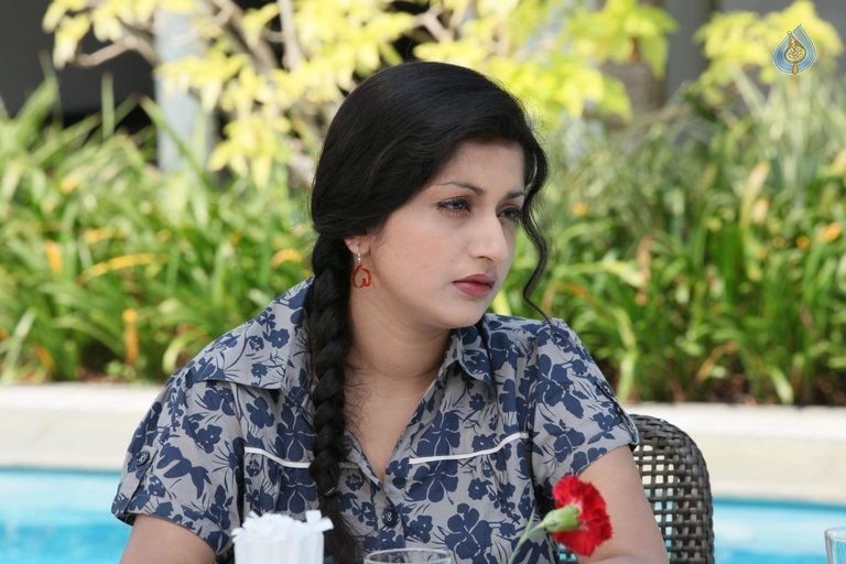 The Eyes Movie Photos - 11 / 55 photos