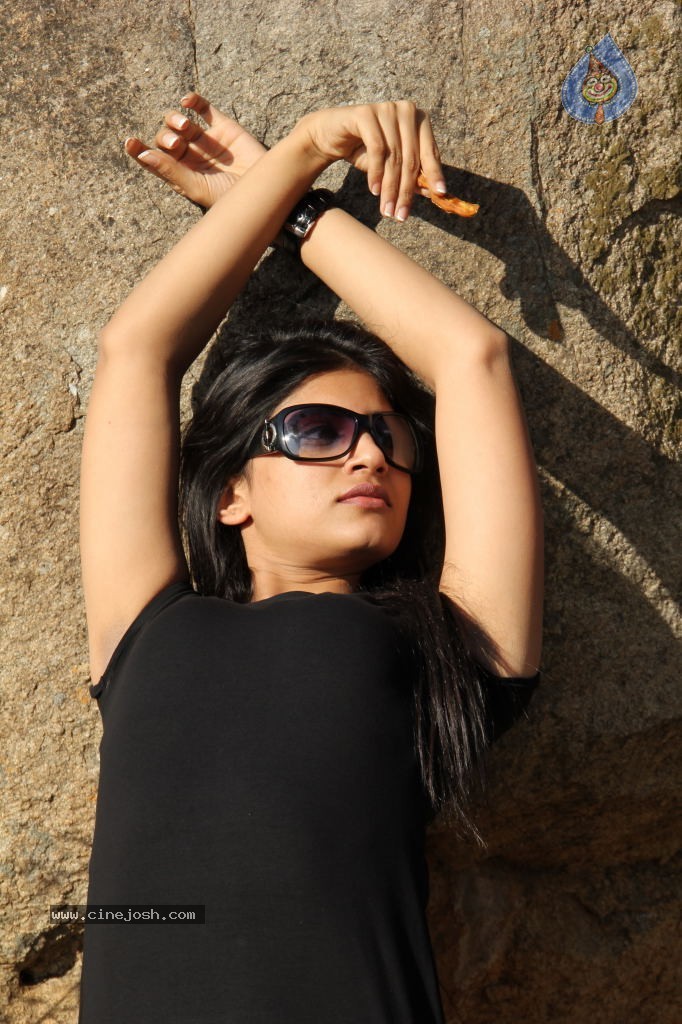 Theatre Lo Naluguru Movie Stills - 1 / 78 photos