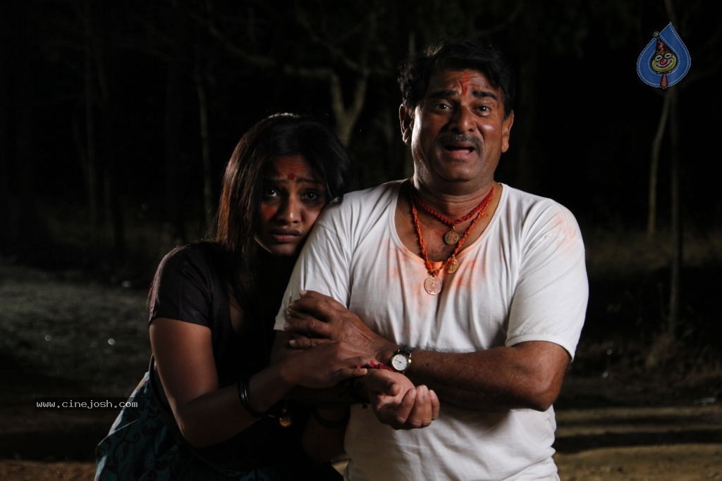 Theatre Lo Naluguru Movie Stills - 11 / 78 photos