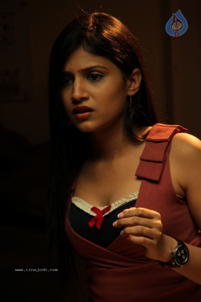 Theatre Lo Naluguru Movie Stills - 48 / 78 photos