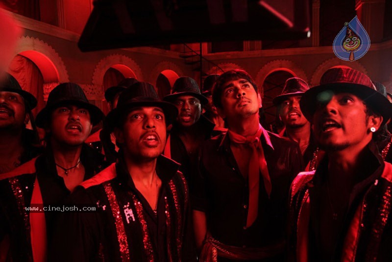 Theeya Velai Seiyyanum Kumaru Tamil Movie New Stills - 37 / 47 photos