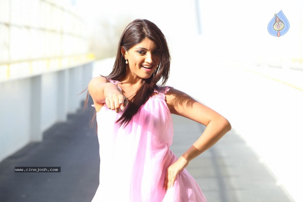 Thigar Tamil Movie Stills - 14 / 44 photos