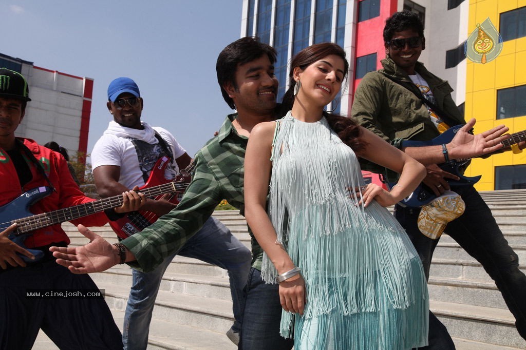Thillu Mullu Tamil Movie New Stills - 19 / 26 photos