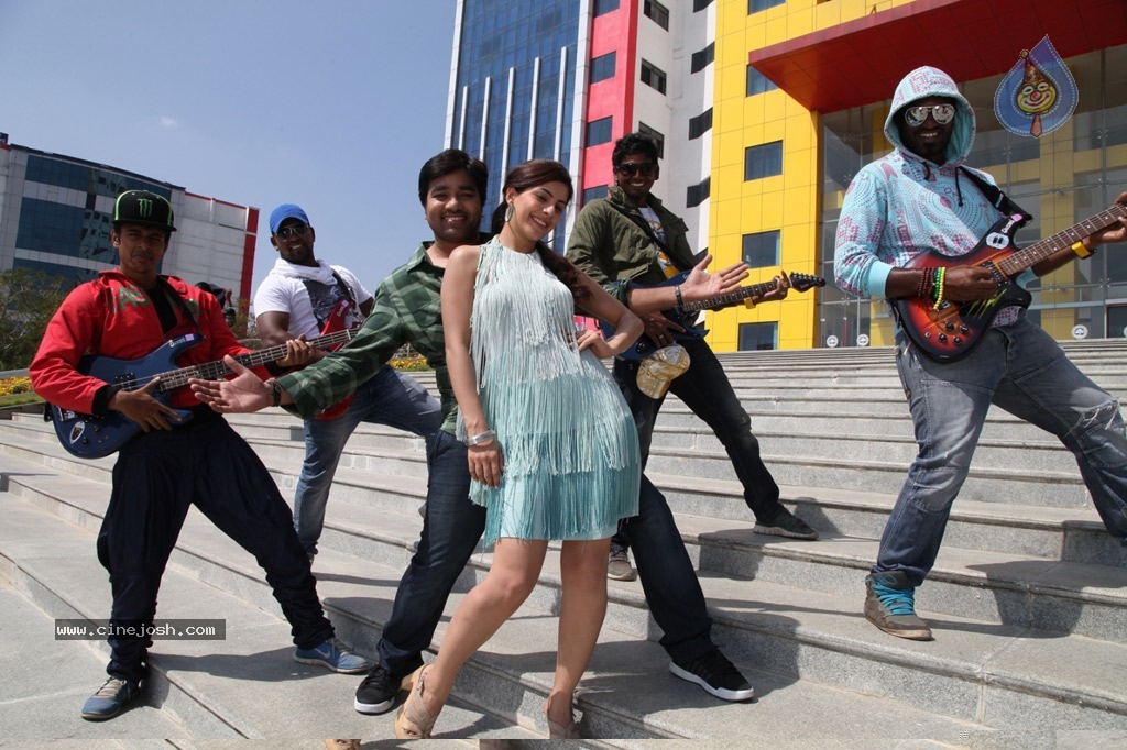 Thillu Mullu Tamil Movie New Stills - 24 / 26 photos