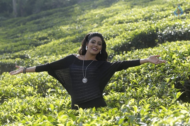 Thiraikku Varatha Kathai Tamil Movie Photos - 28 / 60 photos