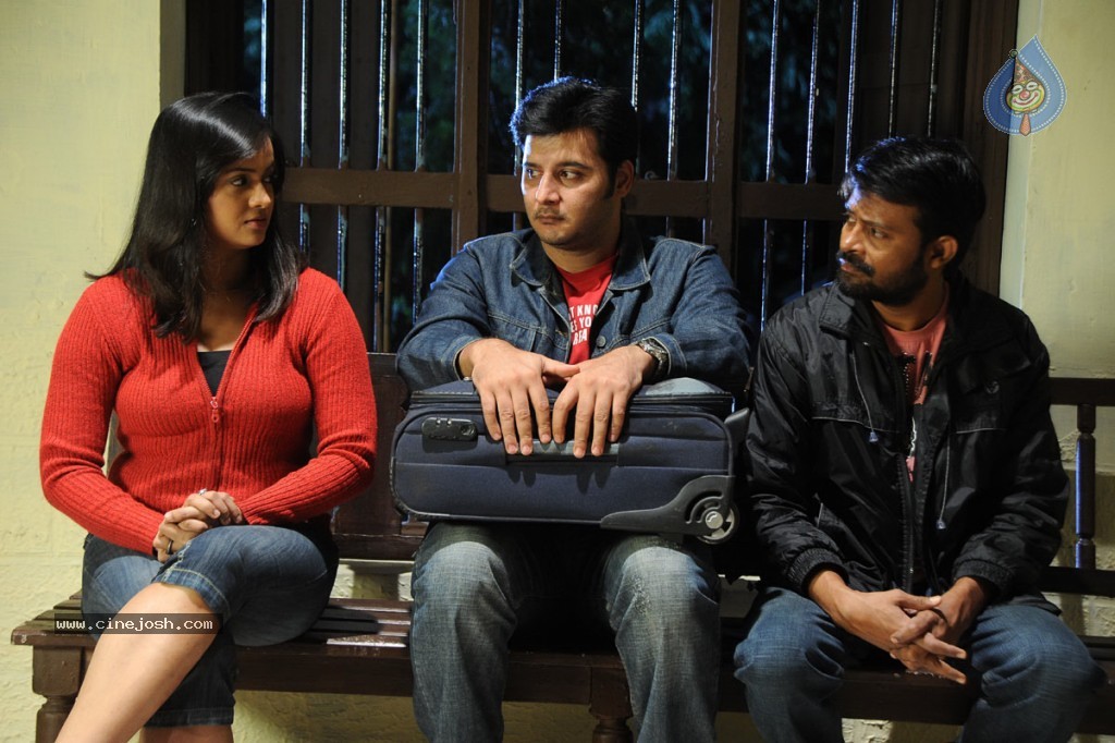 Thirudan Police Tamil Movie Stills - 28 / 45 photos