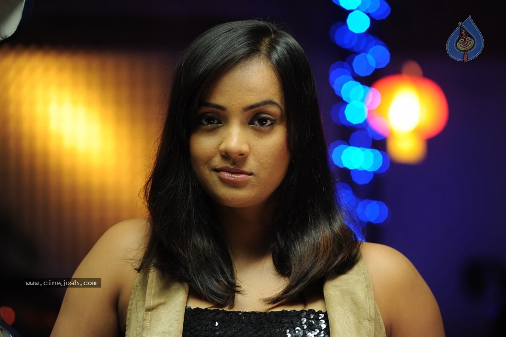 Thirudan Police Tamil Movie Stills - 40 / 45 photos