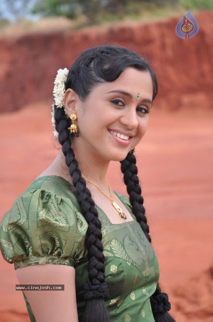 Thirumathi Thamizh Tamil Movie Stills - 32 / 70 photos