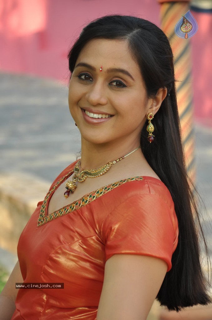 Thirumathi Thamizh Tamil Movie Stills - 34 / 70 photos