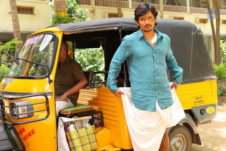 Thirunaal Tamil Film New Photos - 9 / 11 photos