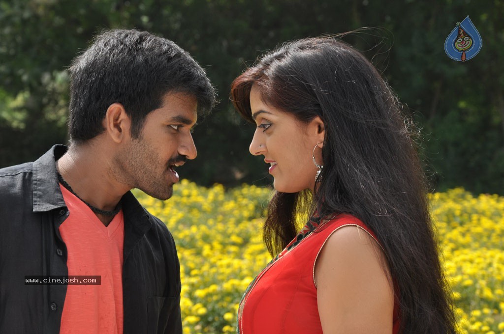 Thirupugai Tamil Movie Stills - 33 / 57 photos