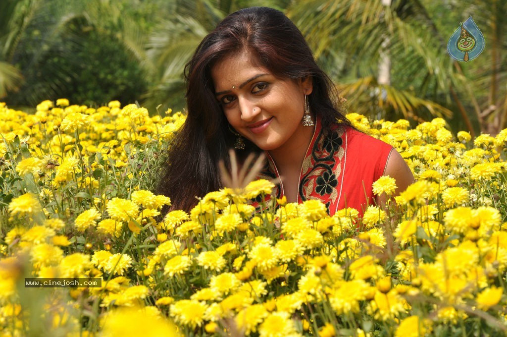 Thirupugai Tamil Movie Stills - 41 / 57 photos