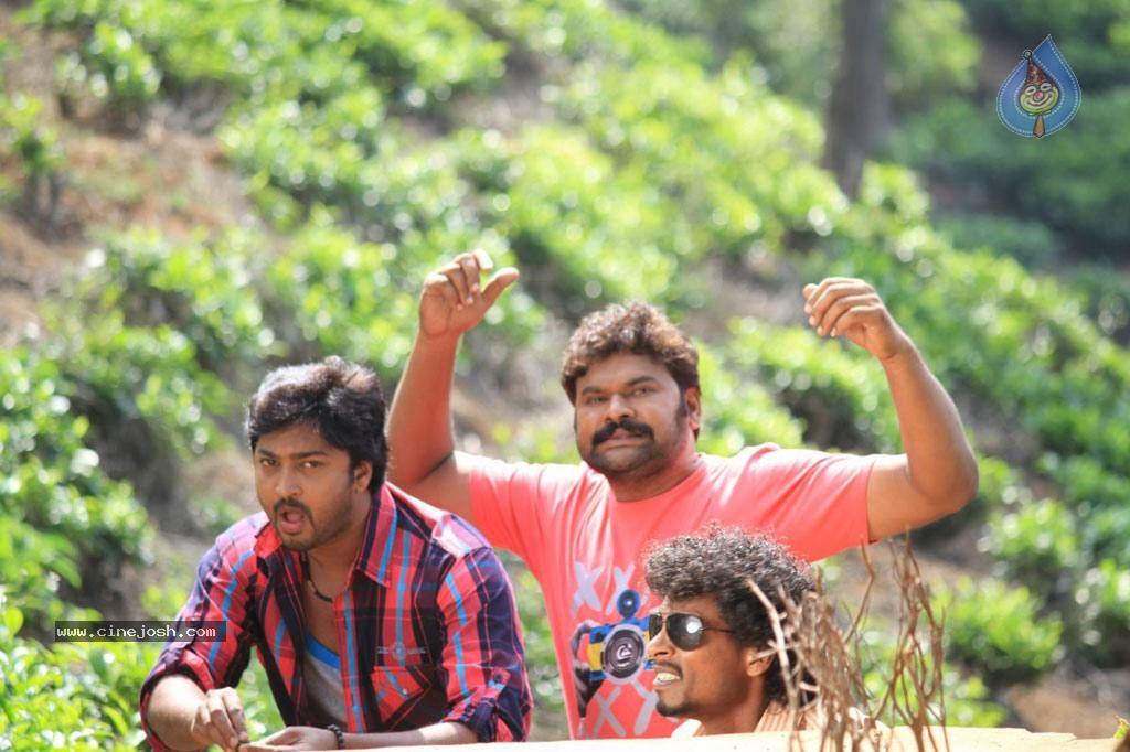 Thoda Adra Sakka Tamil Movie Hot Stills - 6 / 41 photos