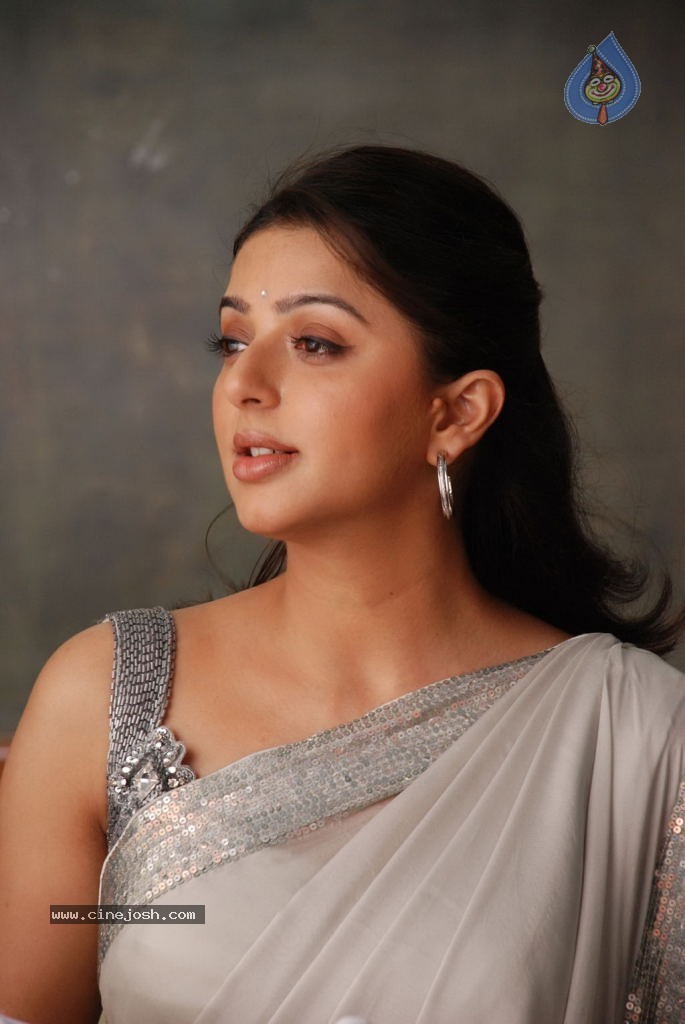 Thulli Ezhunthathu Kadhal Tamil Movie Stills - 38 / 112 photos