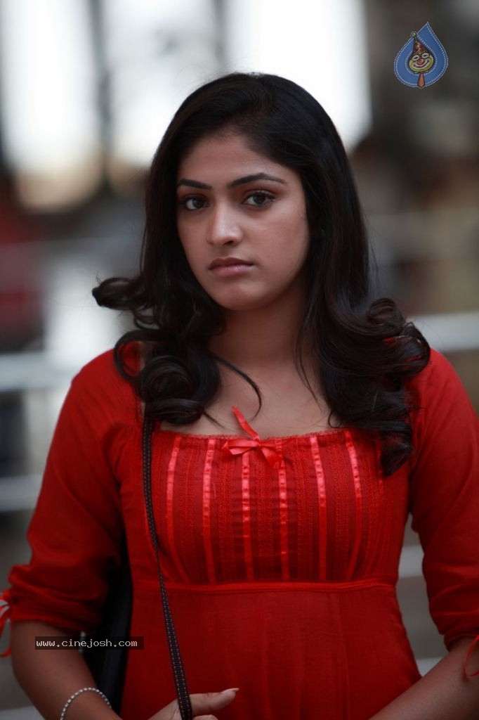 Thulli Ezhunthathu Kadhal Tamil Movie Stills - 39 / 112 photos