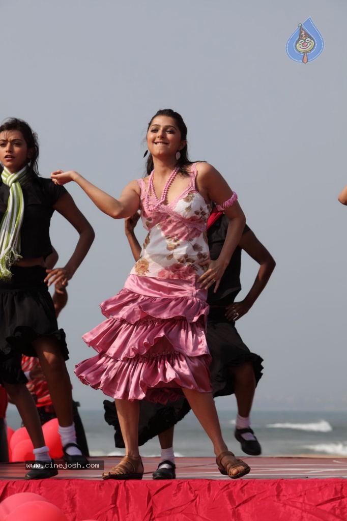 Thulli Ezhunthathu Kadhal Tamil Movie Stills - 62 / 112 photos