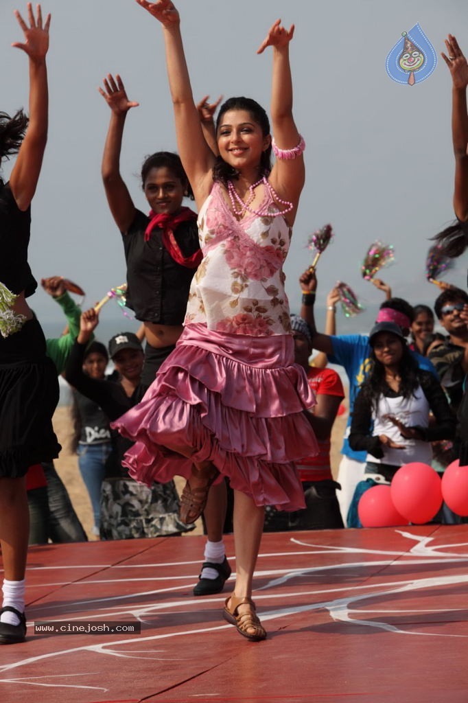 Thulli Ezhunthathu Kadhal Tamil Movie Stills - 63 / 112 photos