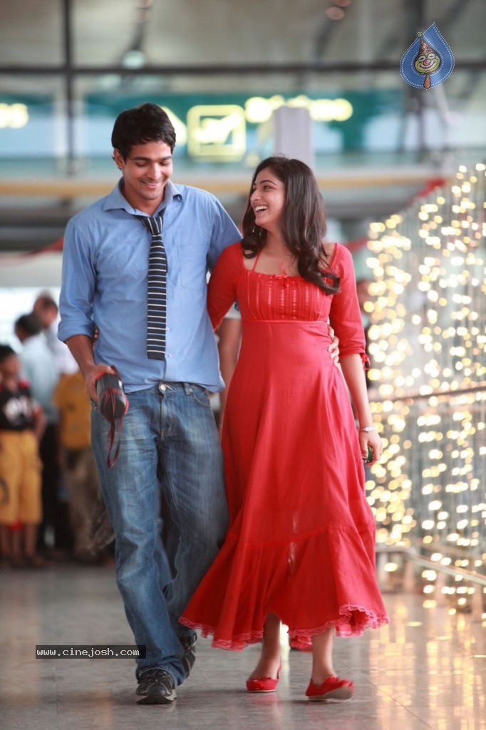 Thulli Ezhunthathu Kadhal Tamil Movie Stills - 66 / 112 photos