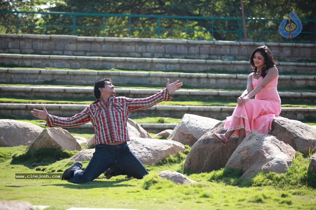 Thulli Ezhunthathu Kadhal Tamil Movie Stills - 70 / 112 photos