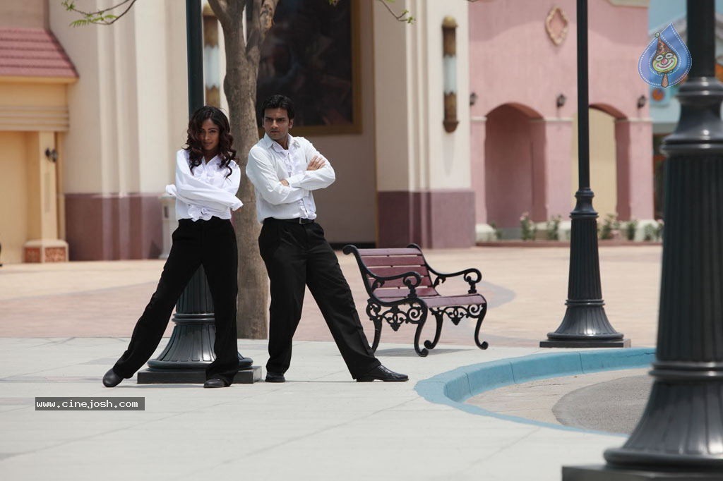 Thulli Ezhunthathu Kadhal Tamil Movie Stills - 79 / 112 photos